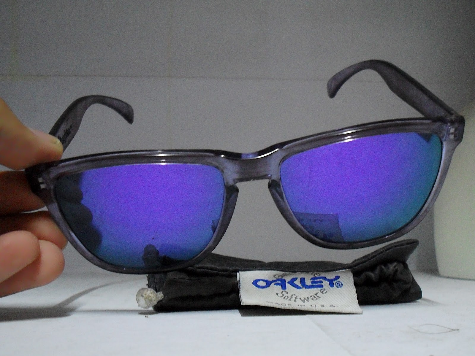 Malaya Retro : ~ SOLD OUT ~ RARE..VINTAGE OAKLEY FROGSKINS 1ST  GENERATION ~MODEL TAHUN 1980AN
