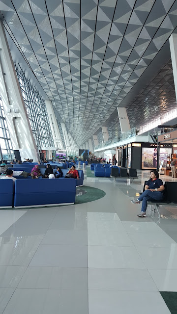 di bandara international Soekarno Hatta sebelum travelling ke jepang di bandara international Soekarno Hatta sebelum travelling ke jepang