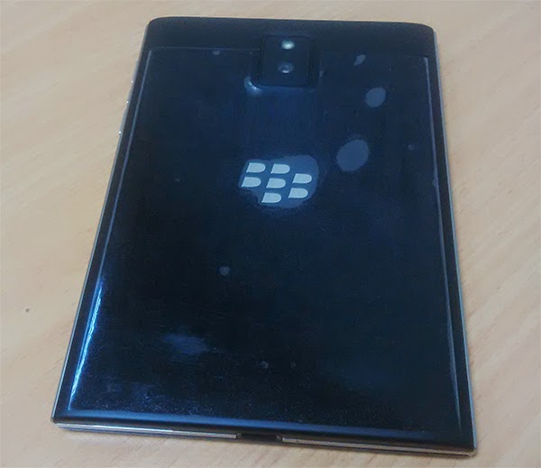 Harga BlackBerry Passport disertai Spesifikasi dan Review 
