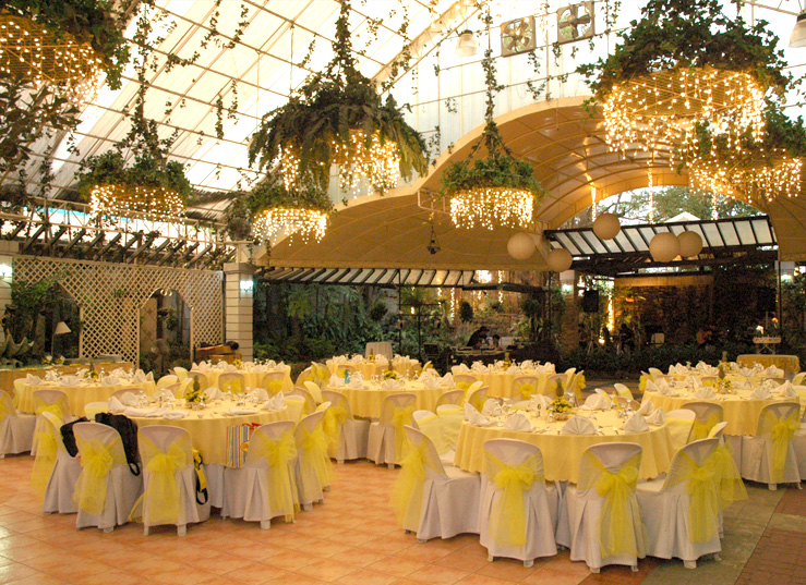 (Miss)adventures of the Missus Venue Hunt 1 the Village Patio and