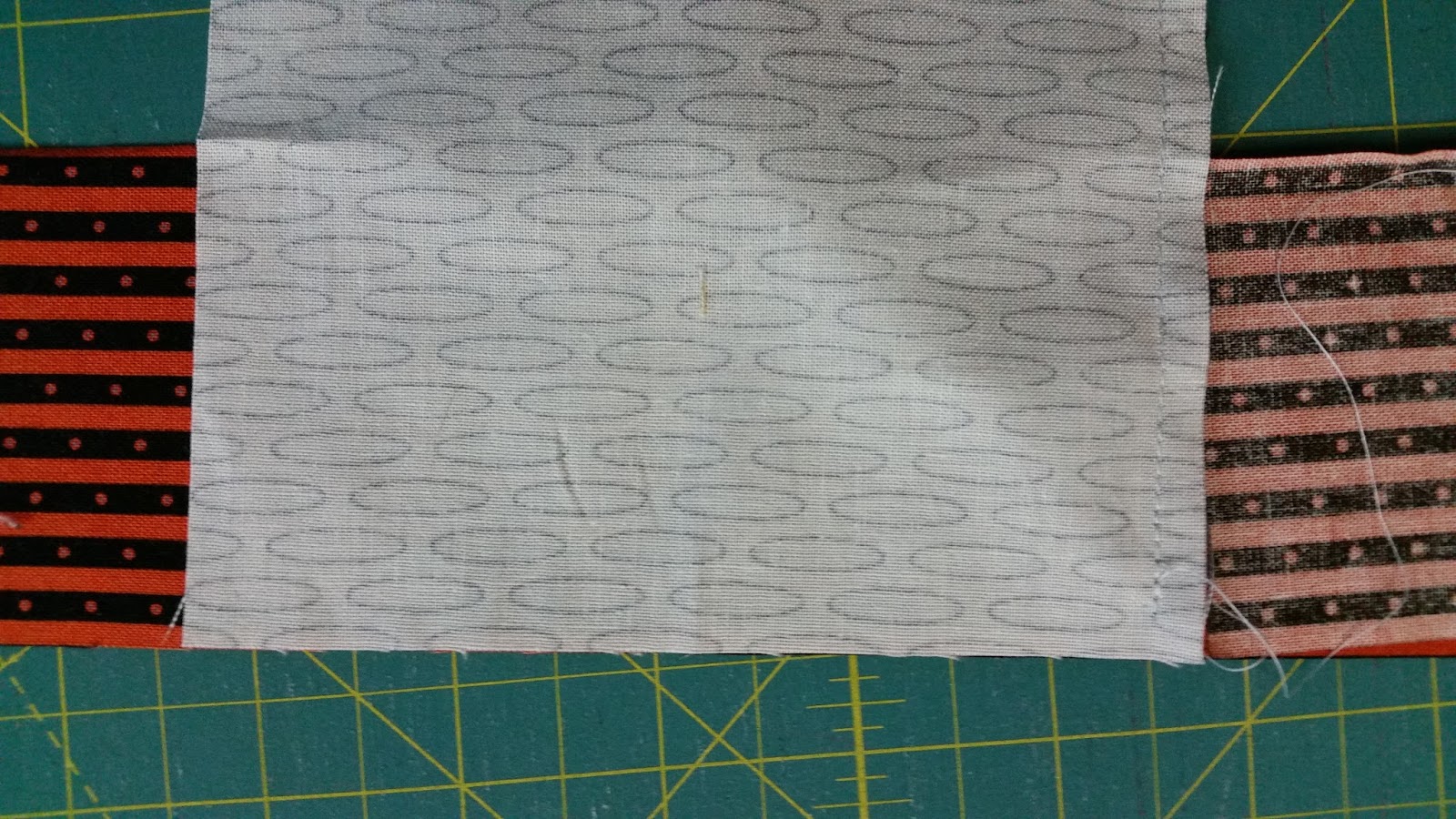 Elven Garden Quilts Adding Mitred Borders to Quilt Blocks {A Tutorial}