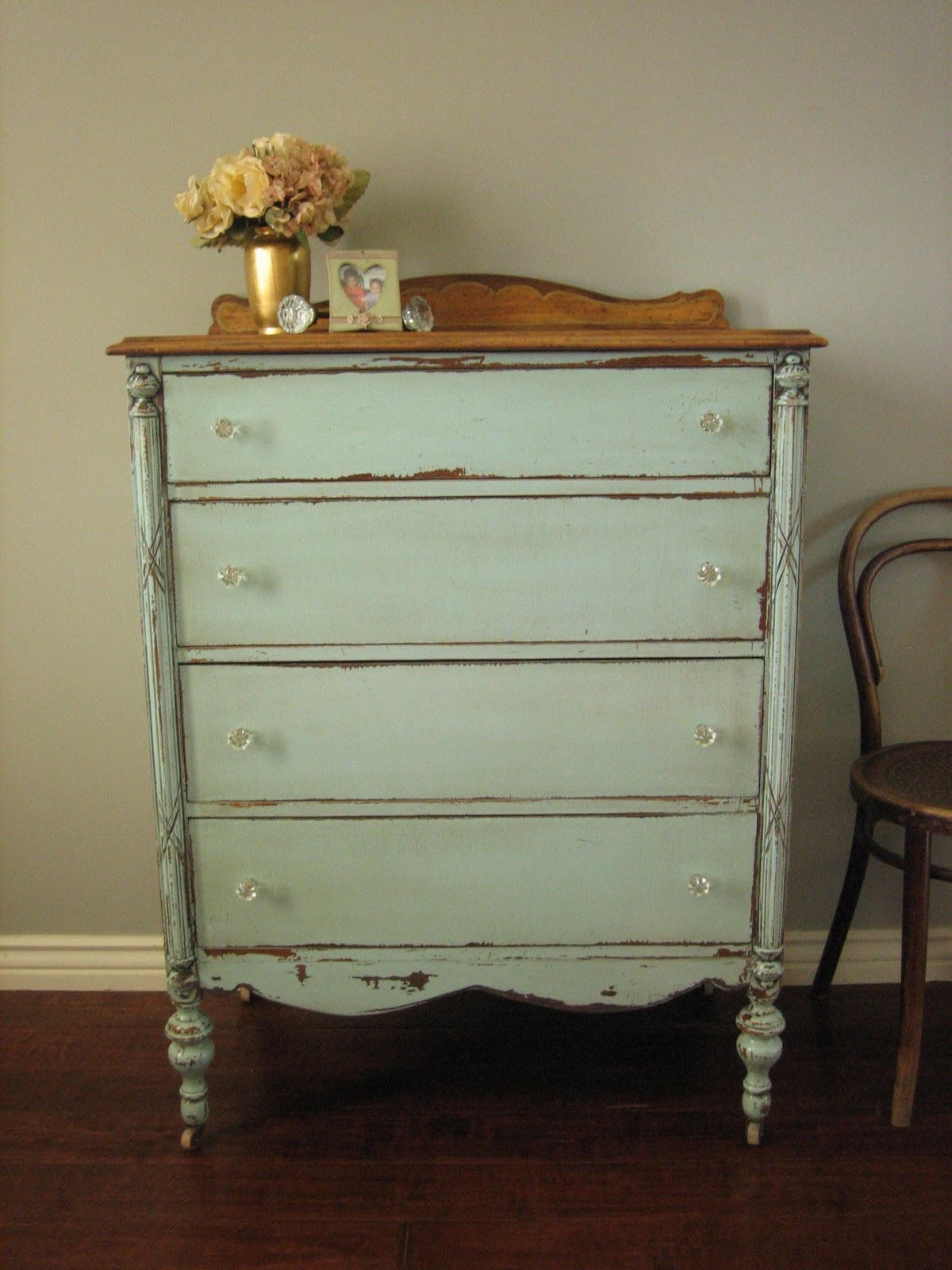 European Paint Finishes: Cottage Green Dresser