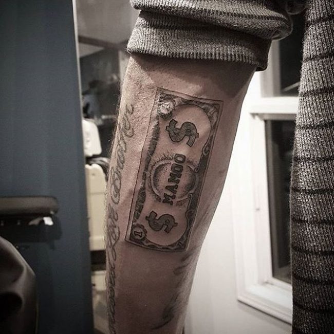 foto de tatuajes con dinero