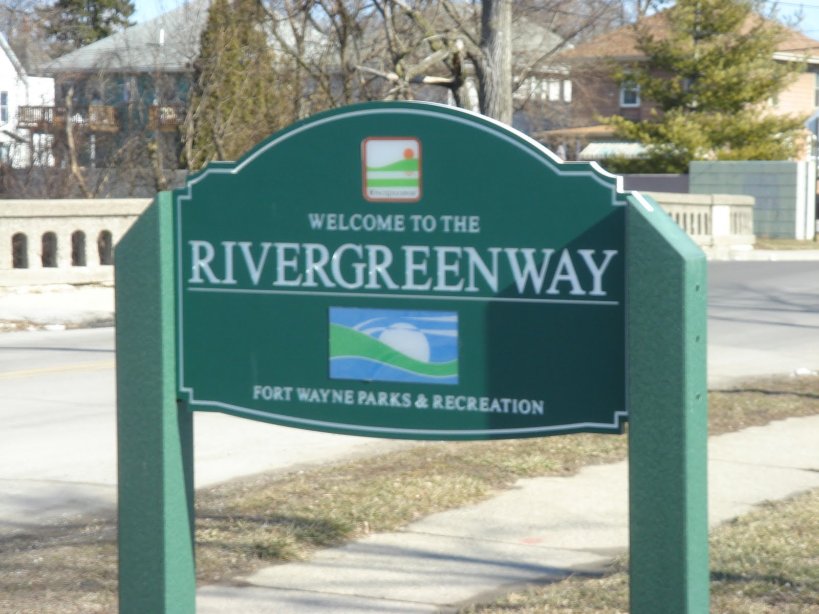 Tour Fort Wayne Indiana!: Exploring the Rivergreenway