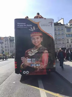 Bus Open Tour Wonderful Indonesia di Paris Prancis3