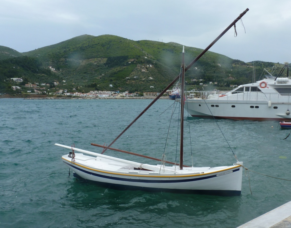 1001 Boats: Greek fishing boat in Skopelos Town Harbour