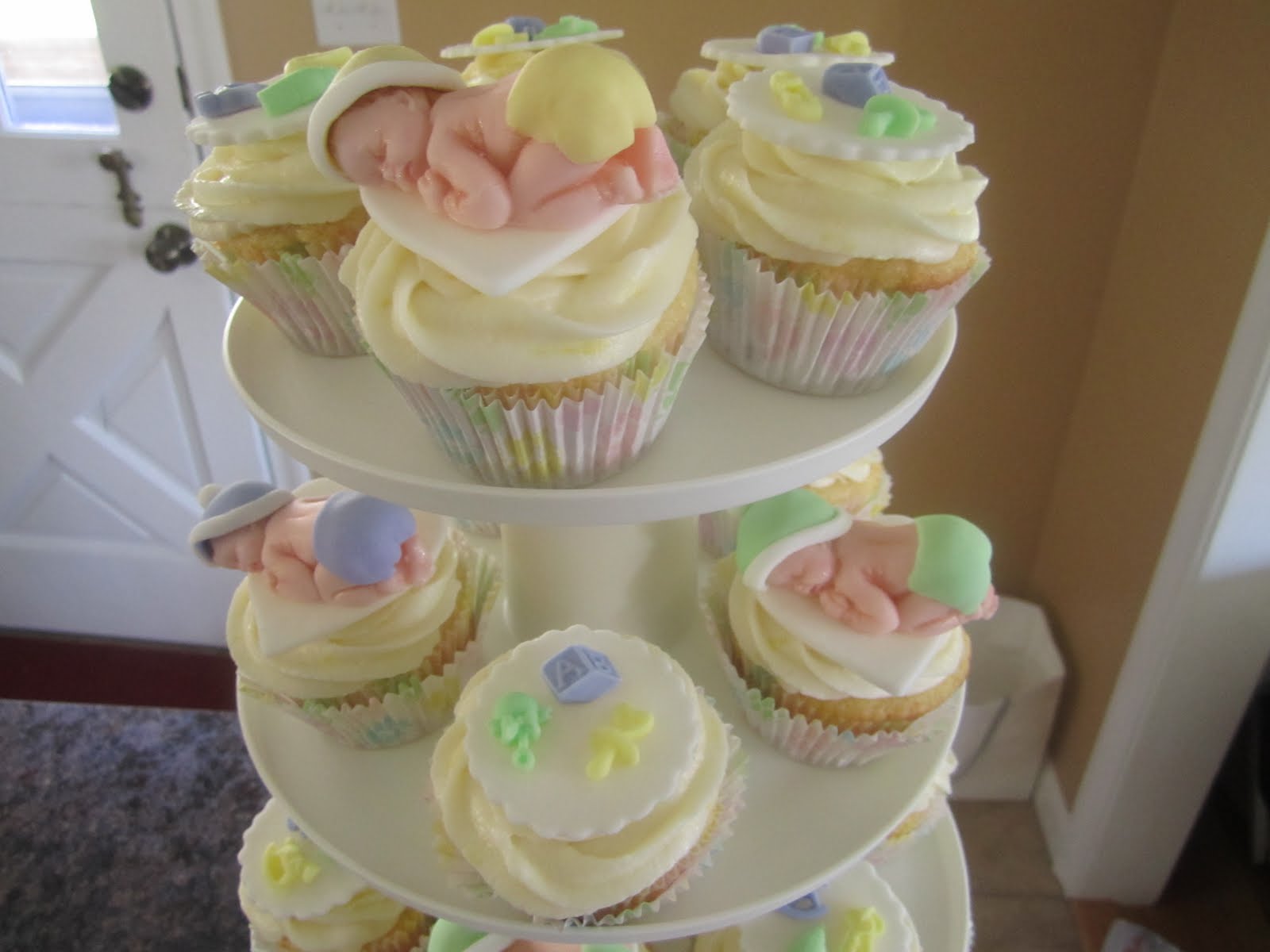 My Cake Blog: Sleeping Baby Cup Cakes