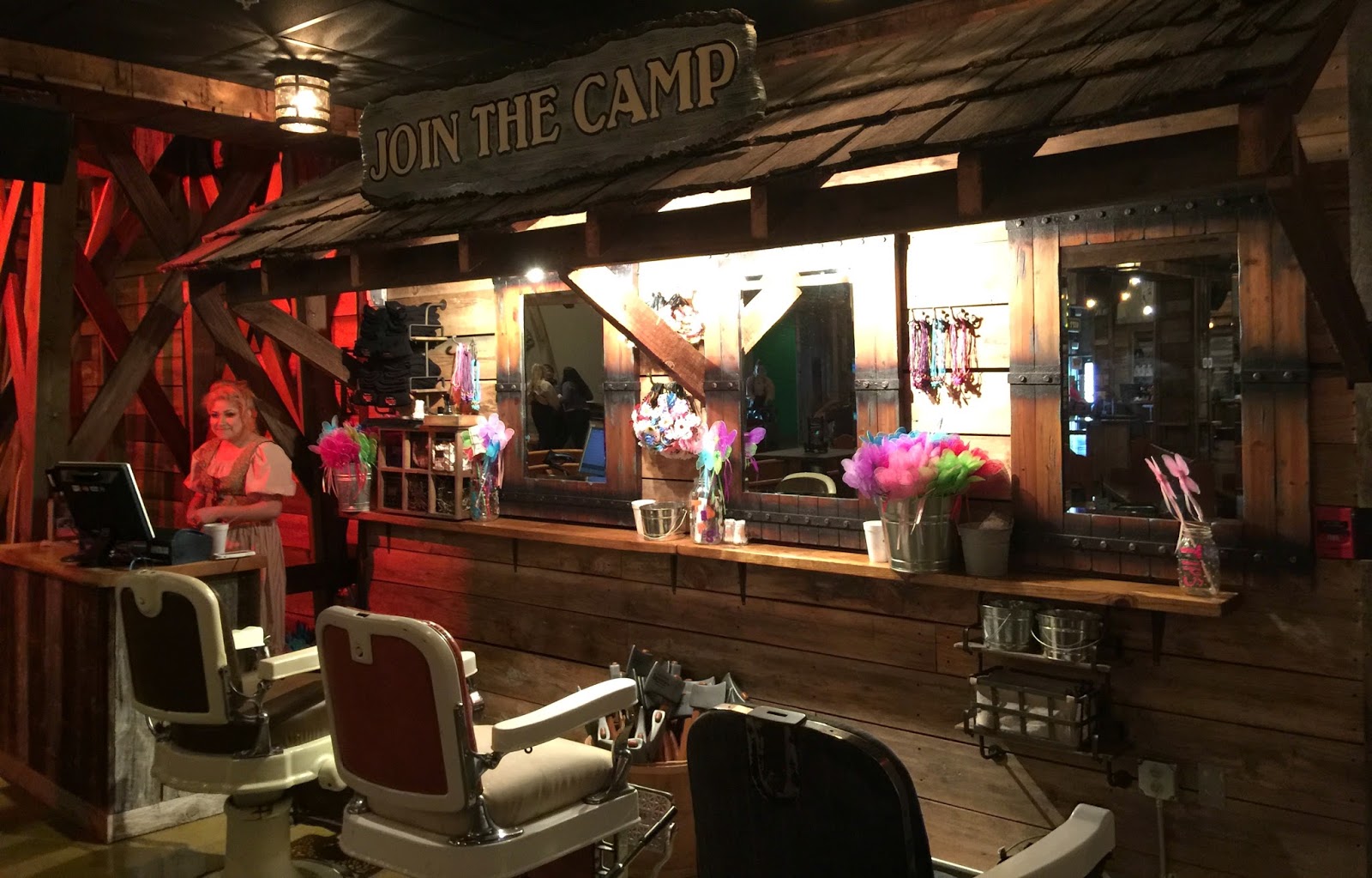 Dolly's Lumberjack Adventure Show Review Gatlinburg, TN