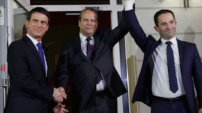 Manuel Valls y Benoît Hamon, junto con el primer secretario socialista, Jean-Christophe Cambadélis