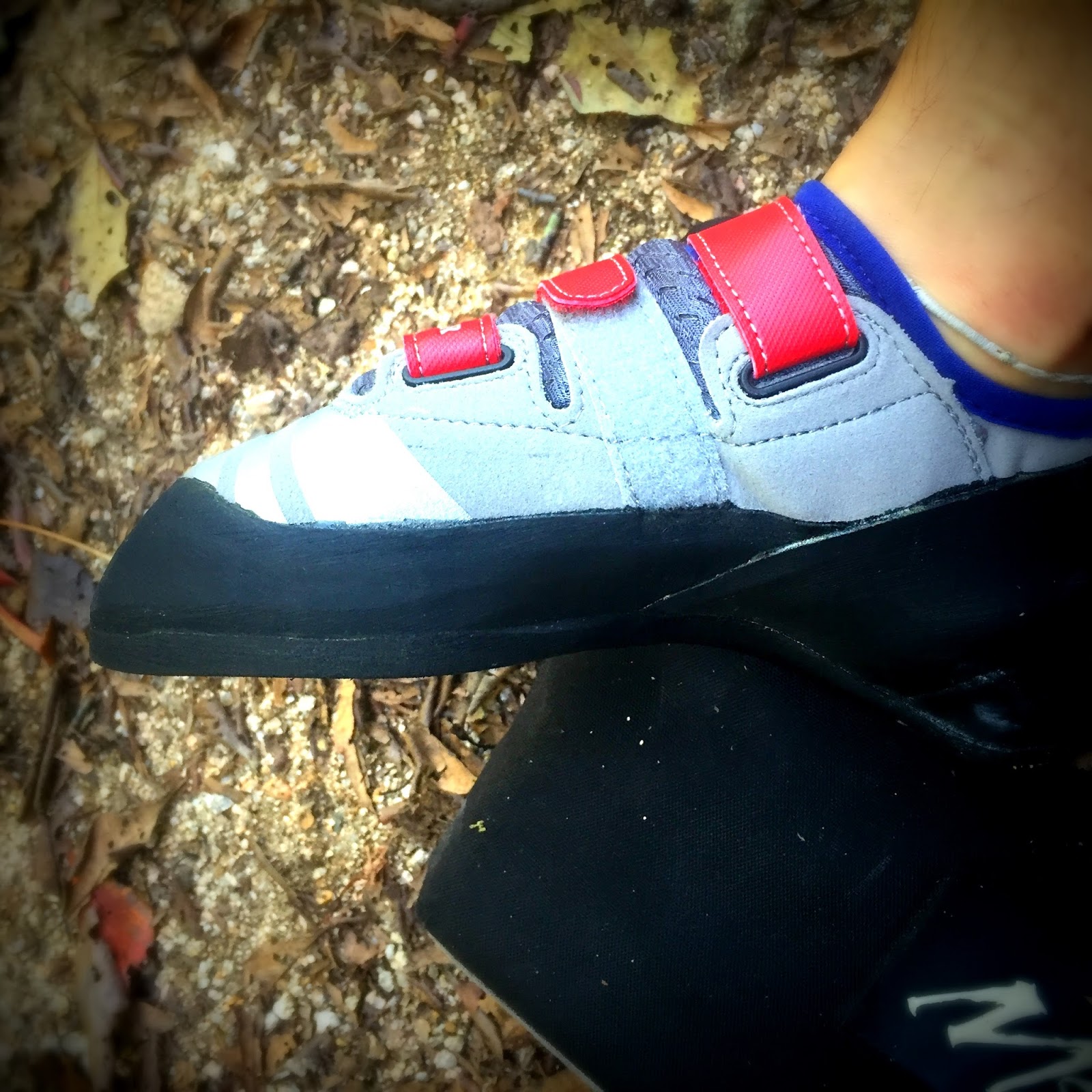 Rocksky イボルブクライミングシューズ ルチャドール レビュー