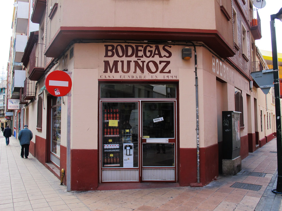 EL MILLONCETE Bodegas Muñoz (Barrio Delicias, Zaragoza) EL MILLONCETE Bodegas Muñoz (Barrio Delicias, Zaragoza)