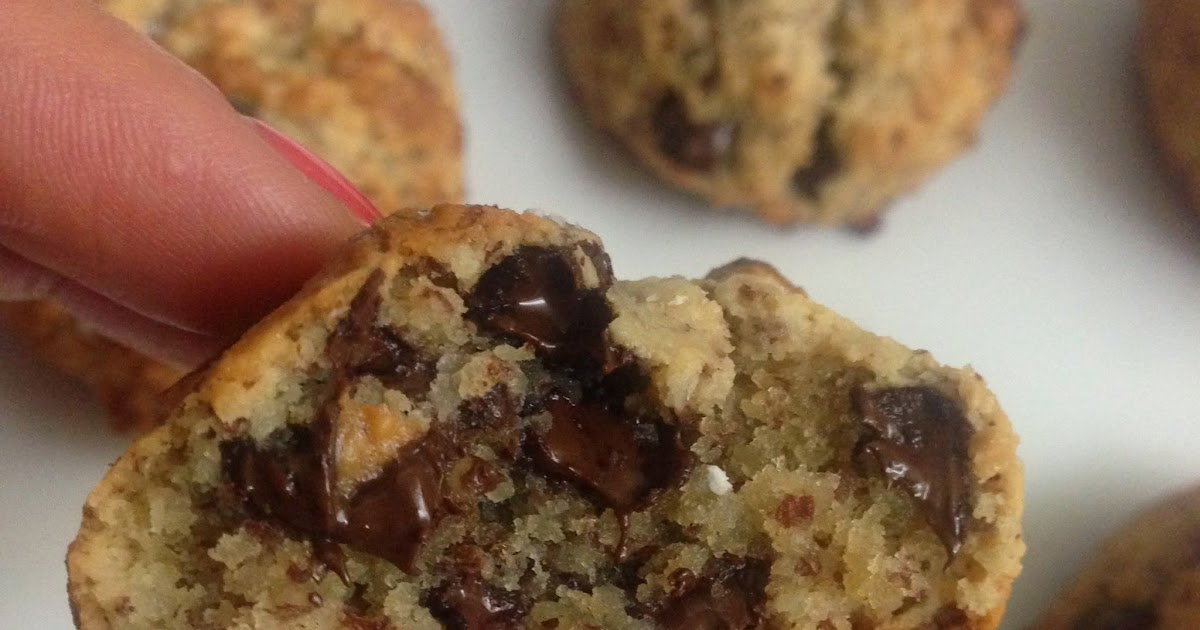 KHo Loves You!: KHo's Paleo Chocolate Chip Cookies
