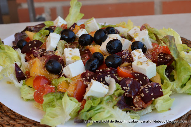 Ensalada Multicolor Con Melocotón Y Remolacha
