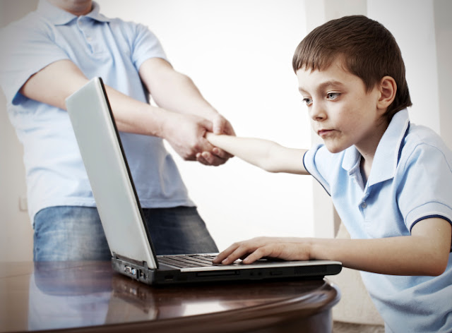 Pais devem ficar atentos ao risco de jogos on-line para as crianças