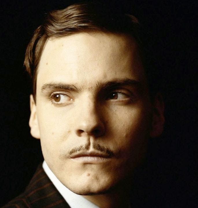 знаменитость у которой день рождения 16 сентября. станислав дужников в молодости. знаменитости родившиеся 28 января. какие знаменитости родились 16. актеры до известности.