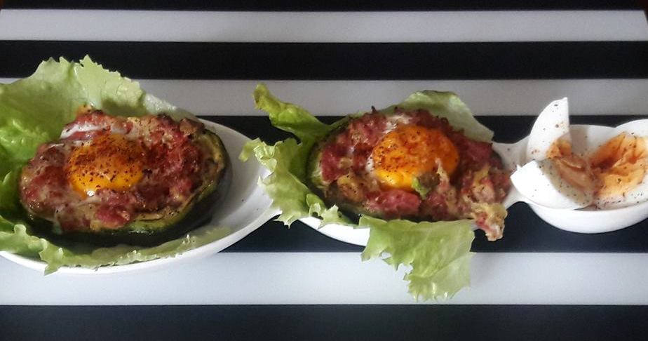 YUMURTA VE FÜME ETLİ AVOKADO DOLMASI GÜLO ANNE MUTFAKTA