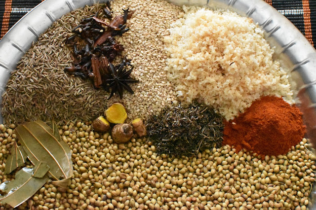 Ingredients for Maharashtrian Goda Masala