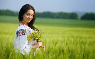 High Definition Desktop Wallpaper ~ BEAUTIFUL GIRL WALLPAPERS