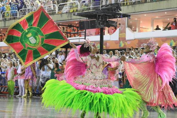 Bailar con una Escola do Samba en el Carnaval durante el Carnaval de Rio 