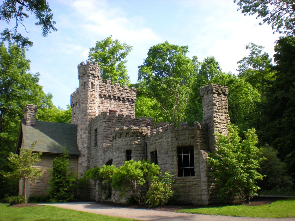 Squire's Castle  . S . O . J . O . U . R . N