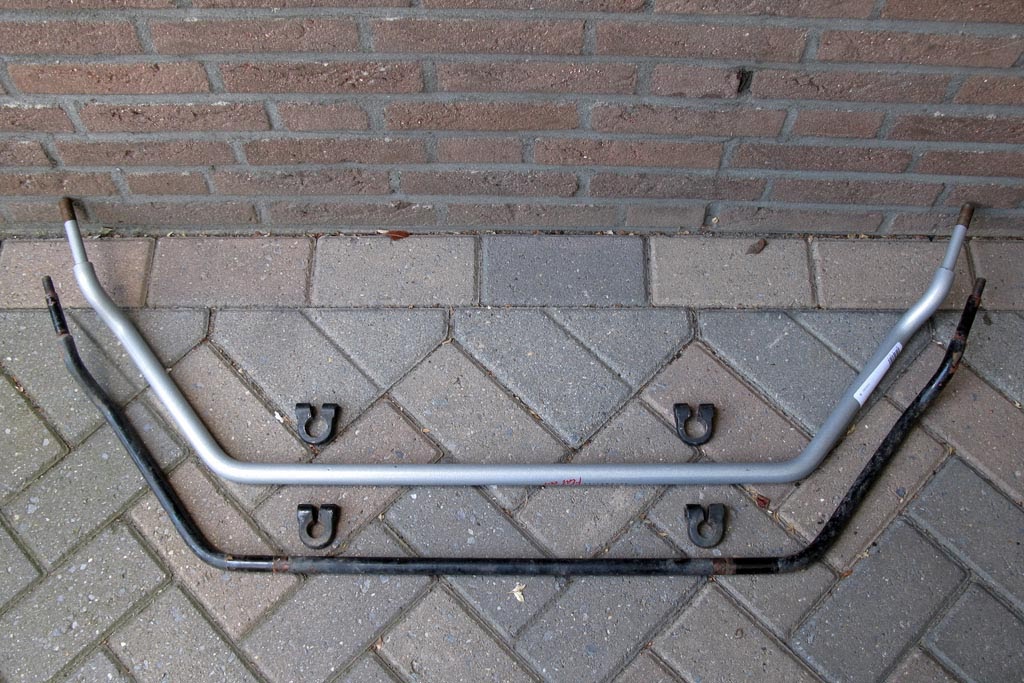 Beans' Triumph TR7 Blog New front antiroll bar