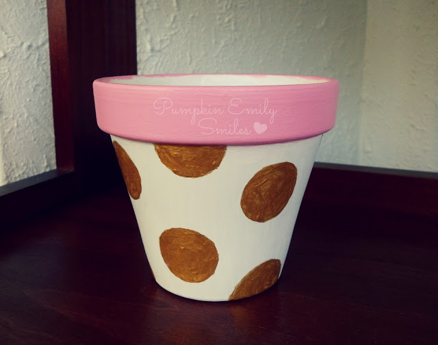 A Simple Cute DIY Spring Polka Dot Pot