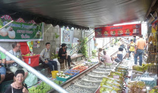 Tailandia, Mae Klong Market o el Mercado del Tren o Train Market.