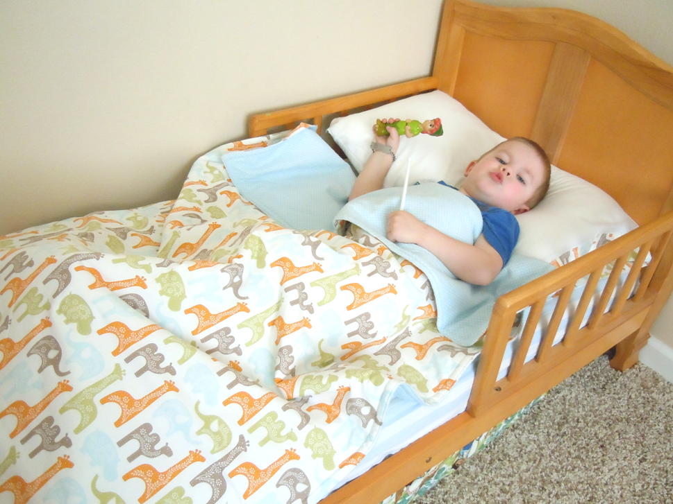 DIY Toddler Bedding {making a quilt with batting WITHOUT using binding