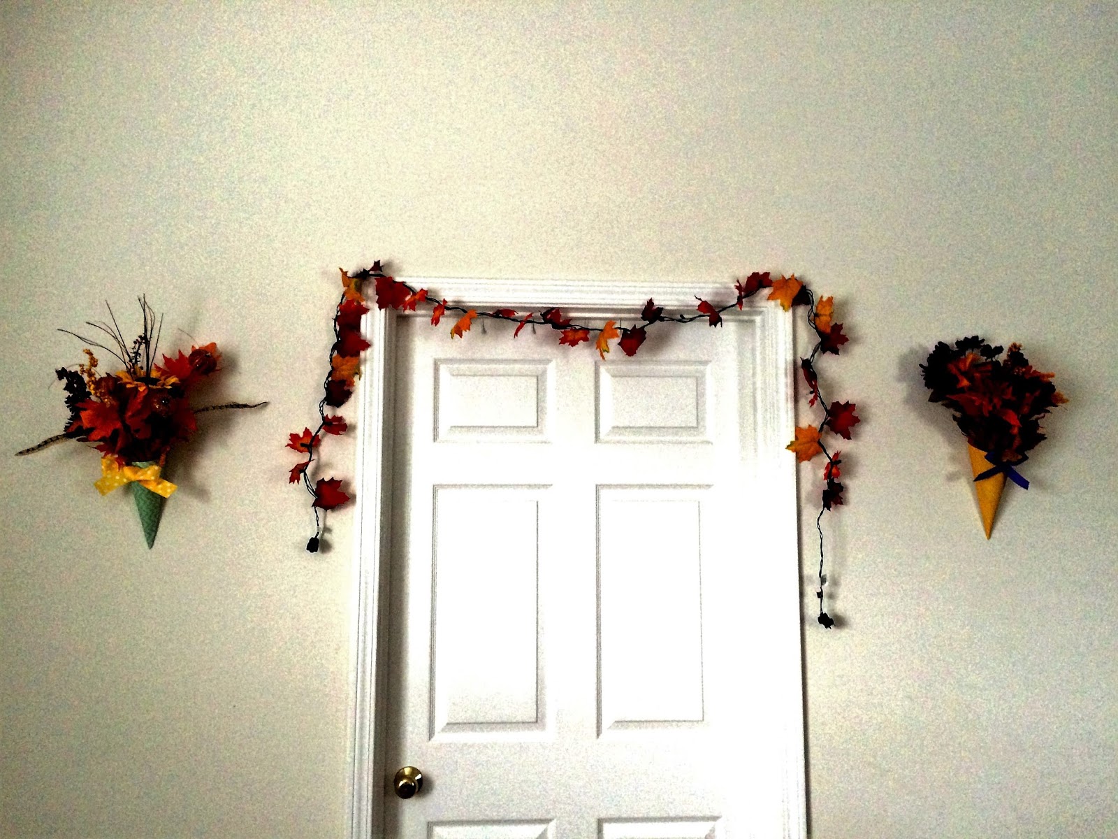 DIY Party Mom How to Make Fall Leaf Garland Lights