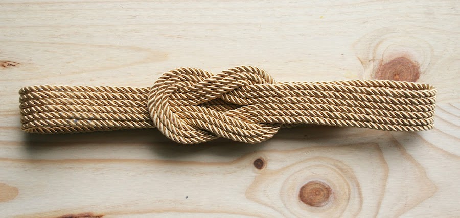 Decorar en familia _Diy cinturón de cordón de seda dorado6