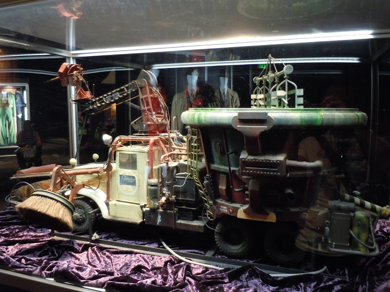 Costumes, props and models from Who Framed Roger Rabbit... | Hollywood ...