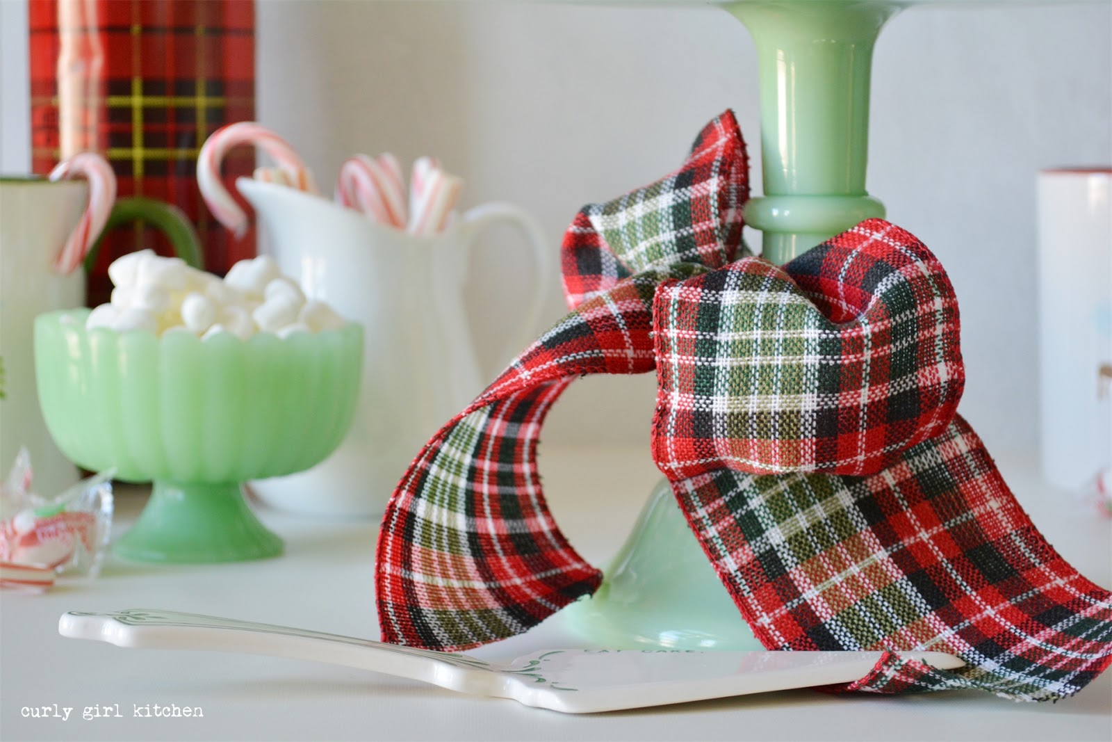 Curly Girl Kitchen Christmas Tree and Wreath Cake