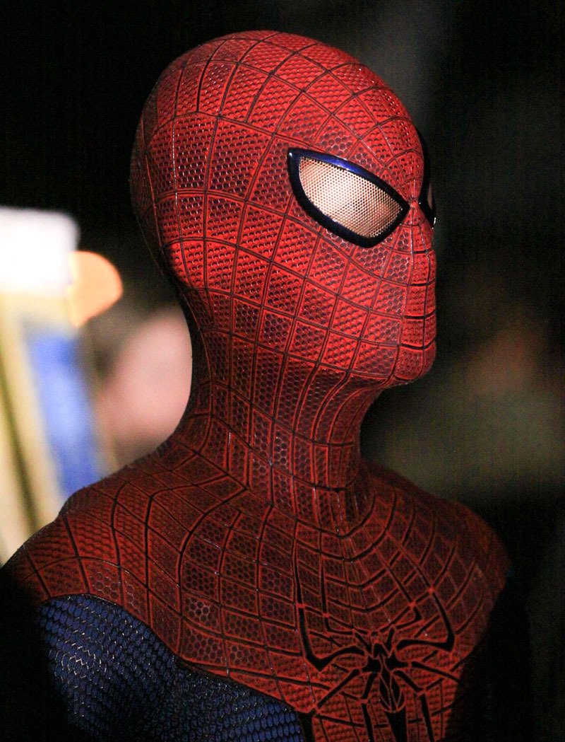 THIS SUMMER Foto Close Up Topeng Spidey di 'The Amazing SpiderMan'