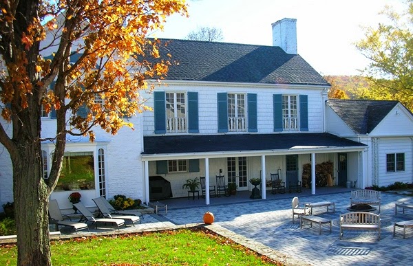 House Rehab: Vintage Banks Gets Minimal Base Metal Top