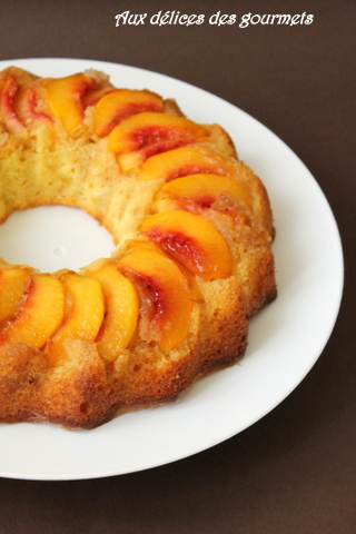 GÂTEAU RENVERSÉ AUX PÊCHES