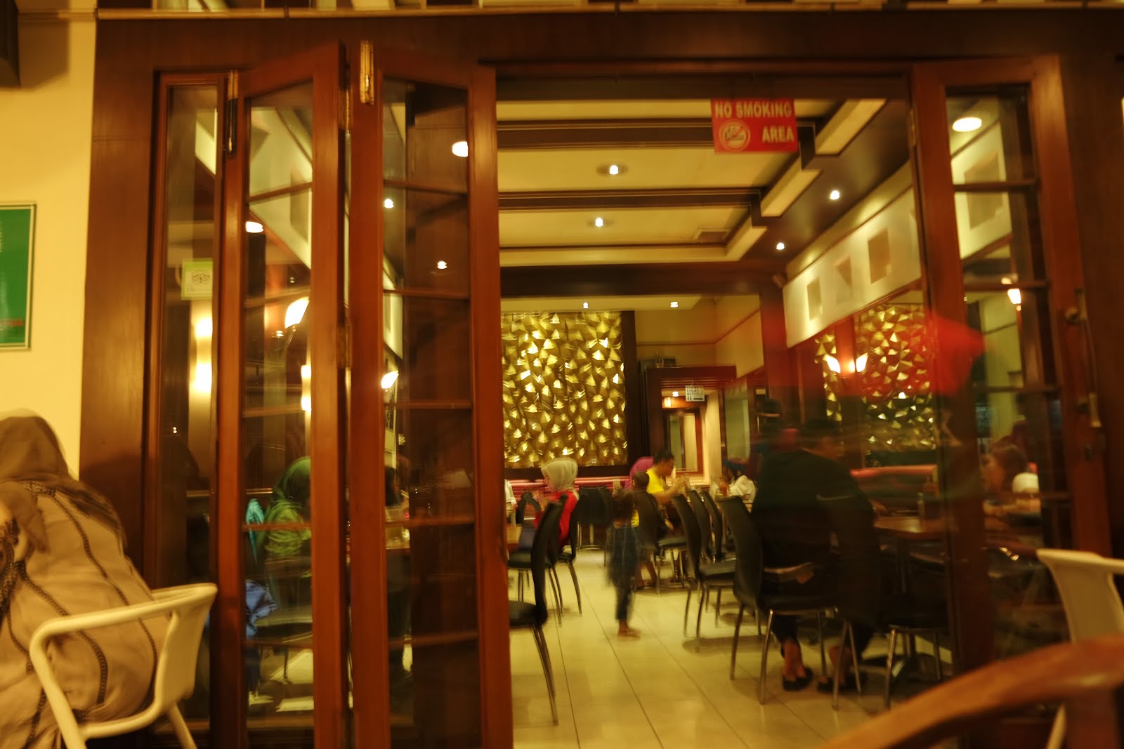 suis-buthcer-steak-house-bandung