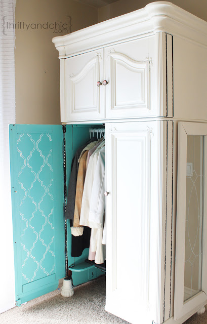 29 tips on how to maximize your small space and get the most out of storage! Great small space storage solutions. Great article especially if you are short on closet space!