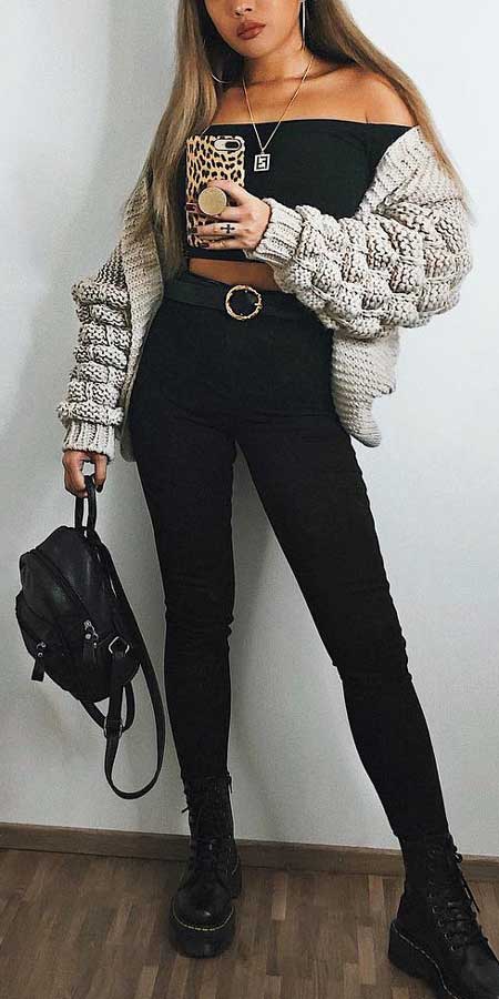 From knit sweaters to knit sweater dress, knit cardigan dress to knitting cardigan. There are so much to try in knitwear fashion. Here are 25 cute knit outfits ideas to wear. knitting clothes and knitted outfits via higiggle.com #sweaters #knit #outfits #style