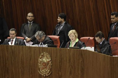 Maioria dos ministros decide que Lula não pode ser candidato