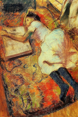 Muchacha leyendo en el suelo (1889), de Edgar Degas (1834 - 1917)