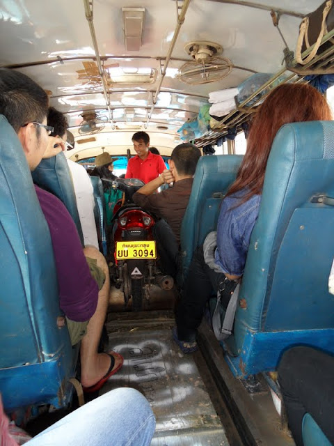 Nas ESTRADAS DO LAOS | Aventuras e desventuras de dois viajantes independentes nos transportes do Laos