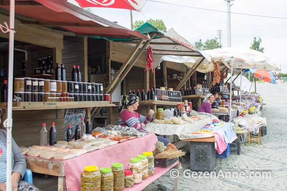 Belen kahvesi yanında minik bir köylü pazarı var, Gevenes Çaybükü köyü Muğla