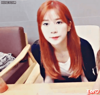 에이핑크의 비주얼이자, 섹시담당 박초롱 오늘자 브이앱.gif | 인스티즈