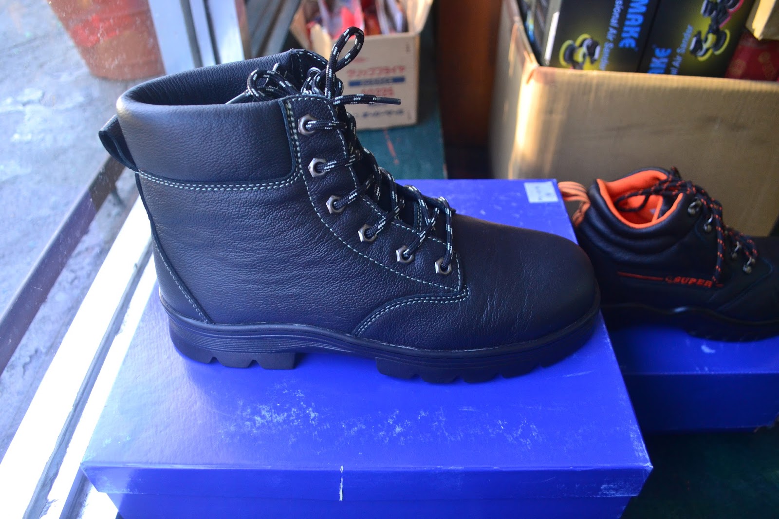 MIC INDUSTRIAL SUPPLY CEBU Super Vest Safety Shoes