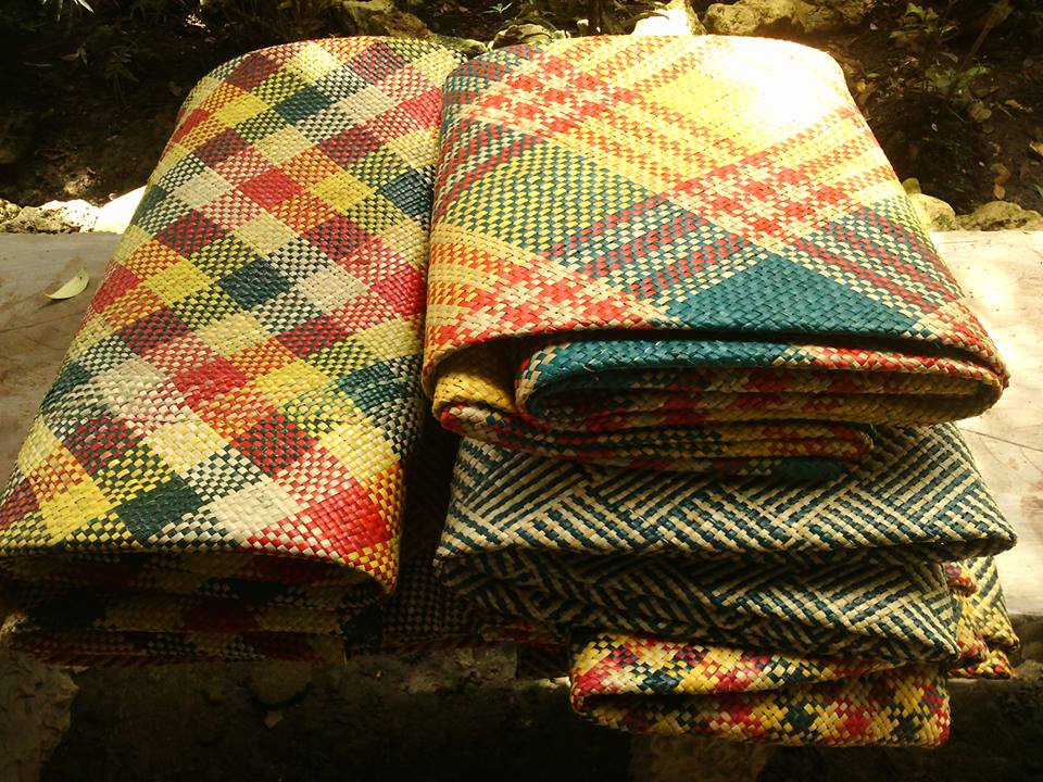 Samars' Novelty and Souvenirs Showroom) New Banig Products