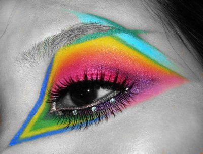 Colorful Accented Geometric Eye Makeup