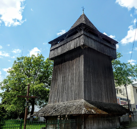 Дрогобыч. Церковь Воздвижения Честного Креста. 1661 г. Колокольня