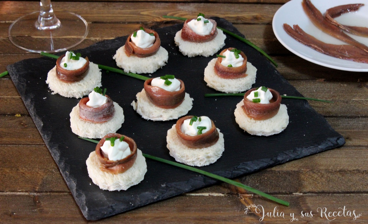 JULIA Y SUS RECETAS: Canapés de queso crema y anchoas