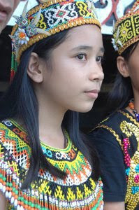 [pict] Pesona Kecantikan Gadis-gadis Suku Dayak [ www.BlogApaAja.com ]