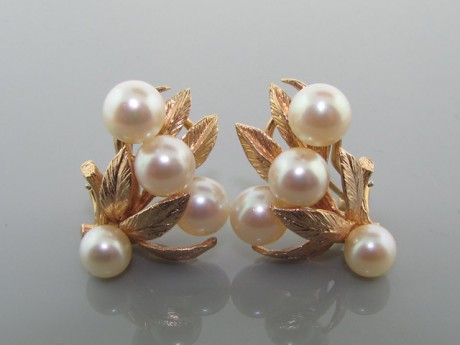 Pearl earrings: Kicking up a jewelry wardrobe